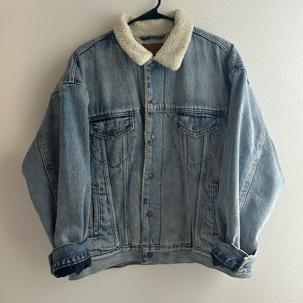 Levi’s - Denim Sherpa Trucker Jacket